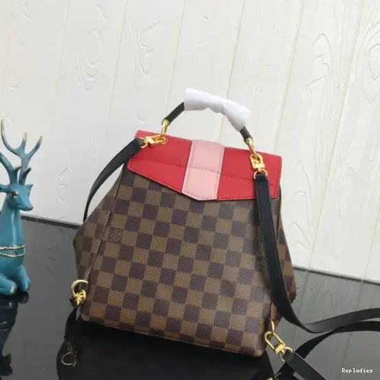 Repladies offers premium fake Louis bags at unbeatable prices. Our products are cheap because we focus on direct sales VUITTON CLAPTON LOUIS BACKPACK 0224