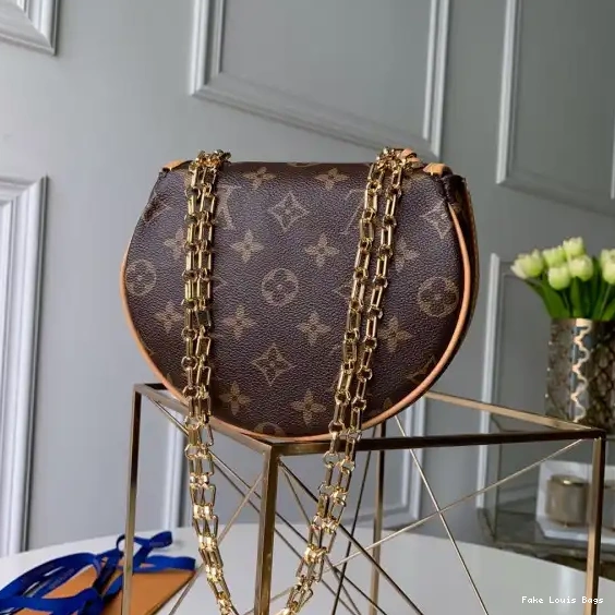 Repladies offers premium fake Louis bags at unbeatable prices. Our products are cheap because we focus on direct sales TAMBOURIN LOUIS VUITTON 0227