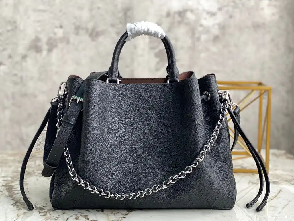 Repladies offers premium fake Louis bags at unbeatable prices. Our products are cheap because we focus on direct sales VUITTON BELLA TOTE LOUIS 0211