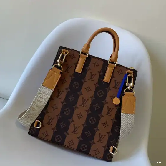 You get luxury for less. Shop now for the best deals on fake Louis bags. SAC VUITTON PLAT CROSS LOUIS 0219