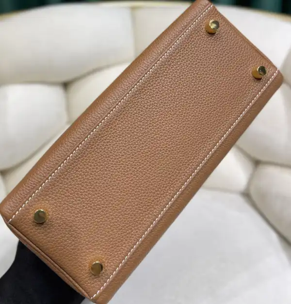 Eliminating the middleman and passing on savings to you. With massive production and tax-free benefits HERMES KELLY 25CM ALL HANDMADE TOGO LEATHER 0204