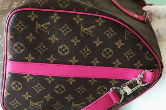 Repladies offers premium fake Louis bags at unbeatable prices. Our products are cheap because we focus on direct sales LOUIS 50 KEEPALL BANDOULIÈRE VUITTON 0221