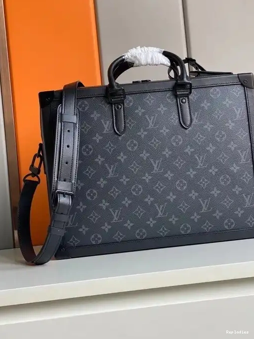 You get luxury for less. Shop now for the best deals on fake Louis bags. TRUNK VUITTON SOFT LOUIS 0226