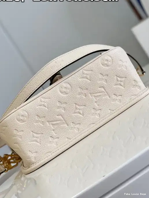 Repladies offers premium fake Louis bags at unbeatable prices. Our products are cheap because we focus on direct sales LOUIS Nano Diane VUITTON 0216