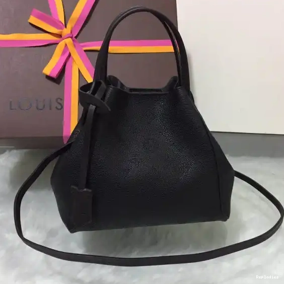 Repladies offers premium fake Louis bags at unbeatable prices. Our products are cheap because we focus on direct sales HINA LOUIS VUITTON PM 0217