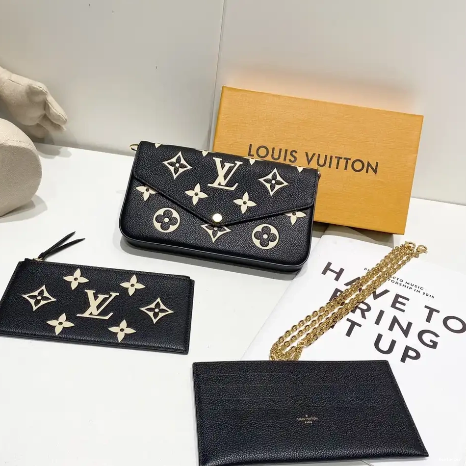 You get luxury for less. Shop now for the best deals on fake Louis bags. FÉLICIE VUITTON POCHETTE LOUIS 0216