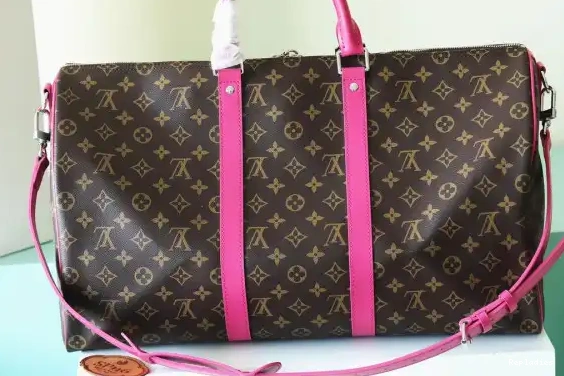 Repladies offers premium fake Louis bags at unbeatable prices. Our products are cheap because we focus on direct sales LOUIS 50 KEEPALL BANDOULIÈRE VUITTON 0221