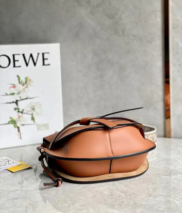 You get luxury for less. Shop now for the best deals on fake Louis bags. Lowee Small Gate bag 0205