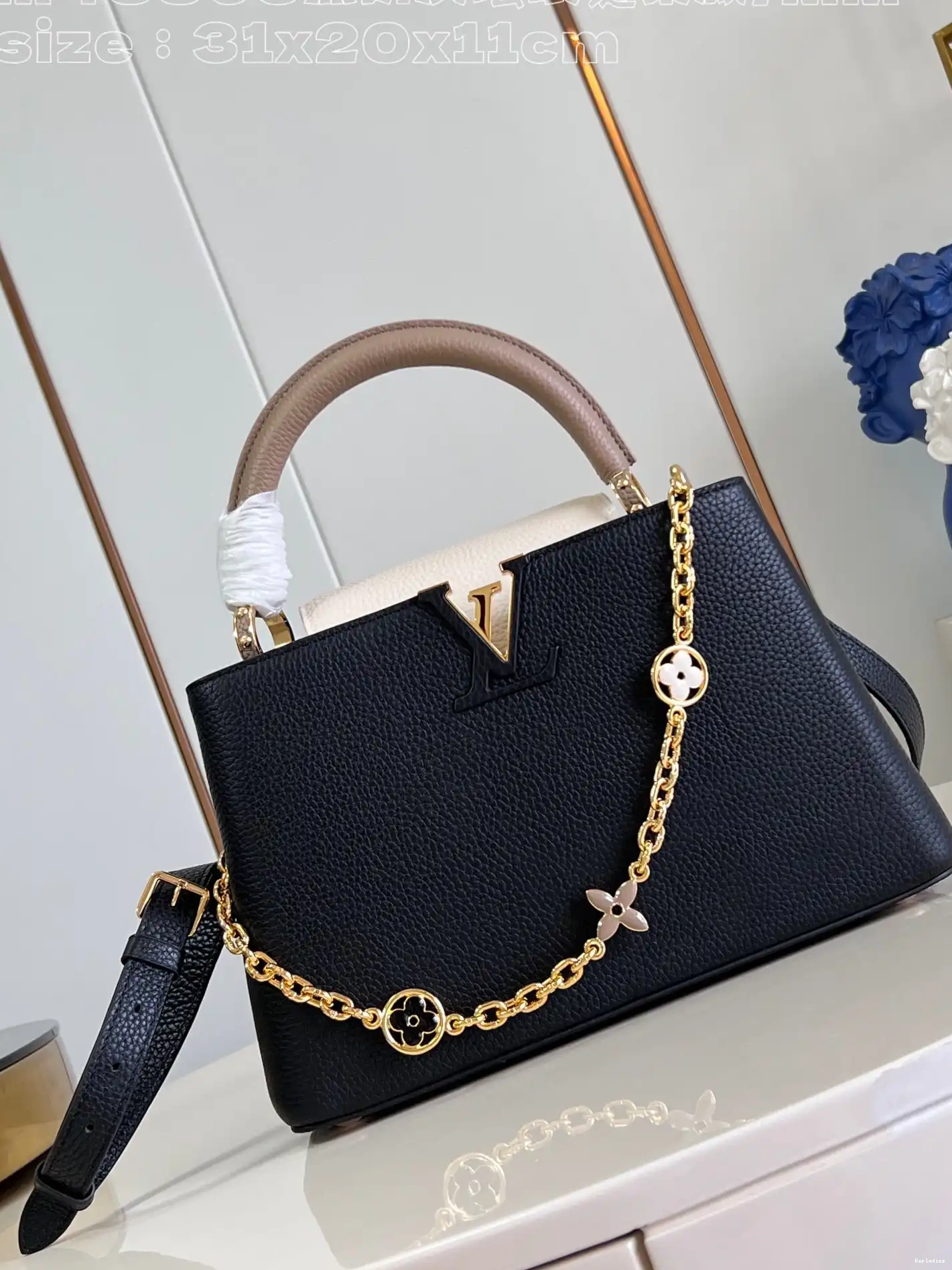 Eliminating the middleman and passing on savings to you. With massive production and tax-free benefits LOUIS VUITTON BB-31.5*20*11CM CAPUCINES 0226