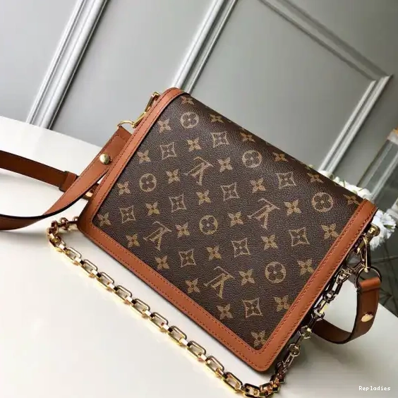 Repladies offers premium fake Louis bags at unbeatable prices. Our products are cheap because we focus on direct sales Show） MM（2019 Vuitton Spring Dauphine Louis 0224