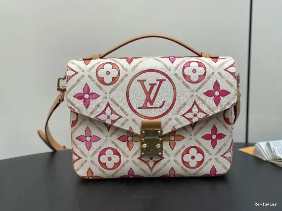 You get luxury for less. Shop now for the best deals on fake Louis bags. POCHETTE LOUIS METIS-25*19*7cm VUITTON 0228