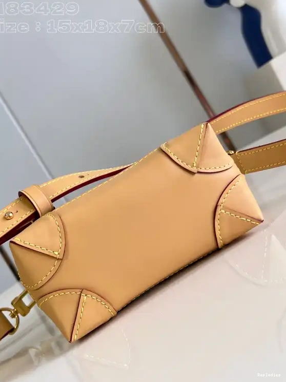 Repladies offers premium fake Louis bags at unbeatable prices. Our products are cheap because we focus on direct sales VUITTON Steamer Nano LOUIS 0211