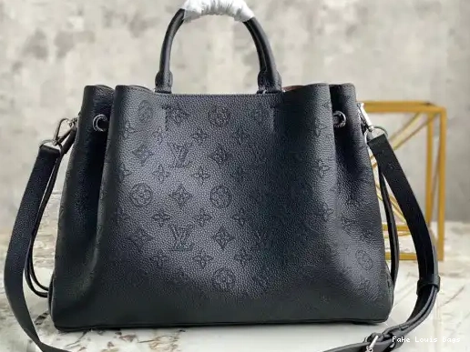 Repladies offers premium fake Louis bags at unbeatable prices. Our products are cheap because we focus on direct sales VUITTON BELLA TOTE LOUIS 0211