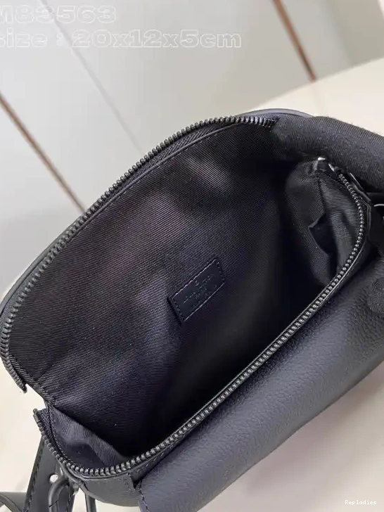 Repladies offers premium fake Louis bags at unbeatable prices. Our products are cheap because we focus on direct sales LOUIS Wallet-20*12*5.5CM Pilot Wearable VUITTON 0224