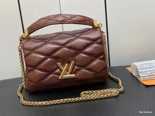 Repladies offers premium fake Louis bags at unbeatable prices. Our products are cheap because we focus on direct sales VUITTON GO-14 MM LOUIS 0212