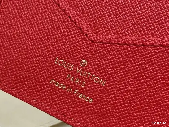 Eliminating the middleman and passing on savings to you. With massive production and tax-free benefits Louis Vuitton PASSPORT COVER-10*14*2.5CM 0212