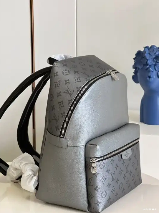 You get luxury for less. Shop now for the best deals on fake Louis bags. LOUIS VUITTON PM BACKPACK DISCOVERY 0222