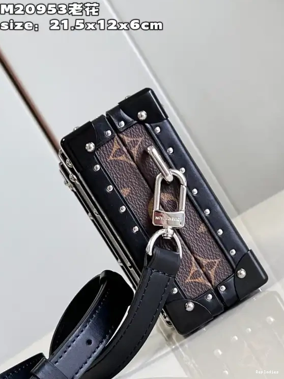 Eliminating the middleman and passing on savings to you. With massive production and tax-free benefits LOUIS Neo Trunk VUITTON Wallet 0210