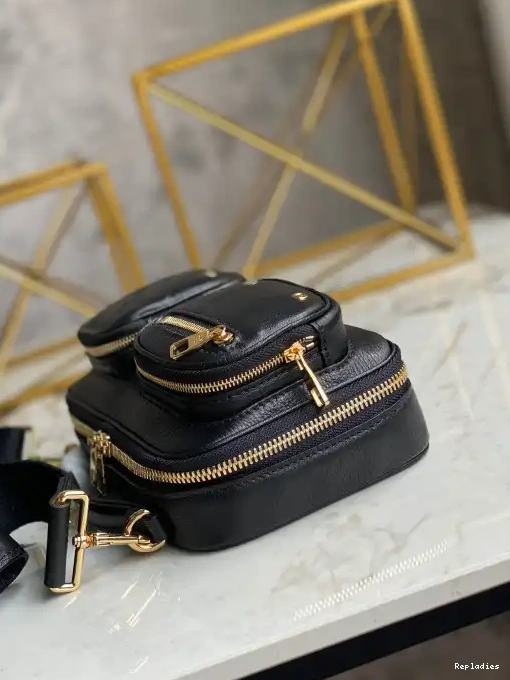 Repladies offers premium fake Louis bags at unbeatable prices. Our products are cheap because we focus on direct sales UTILITY VUITTON CROSSBODY LOUIS 0227