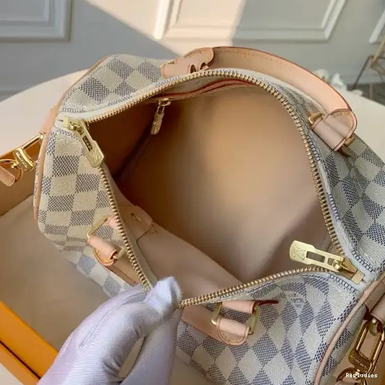 Repladies offers premium fake Louis bags at unbeatable prices. Our products are cheap because we focus on direct sales BANDOULIERE Louis SPEEDY 30 Vuitton 0226