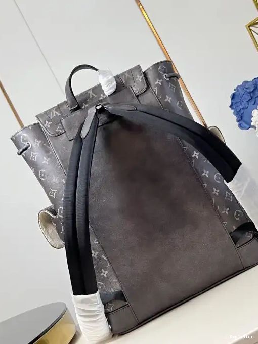 Repladies offers premium fake Louis bags at unbeatable prices. Our products are cheap because we focus on direct sales Vuitton Louis Christopher Backpack MM-38*44*12.5CM 0215