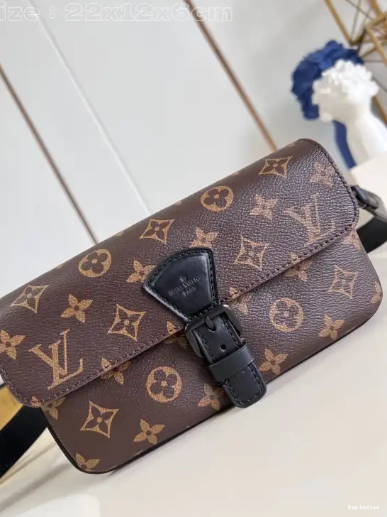 Eliminating the middleman and passing on savings to you. With massive production and tax-free benefits Wearable Montsouris Wallet LOUIS VUITTON 0208