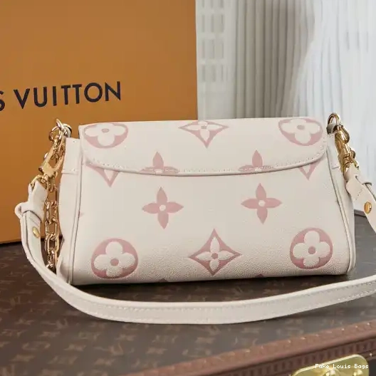 Eliminating the middleman and passing on savings to you. With massive production and tax-free benefits VUITTON FAVORITE LOUIS 0225