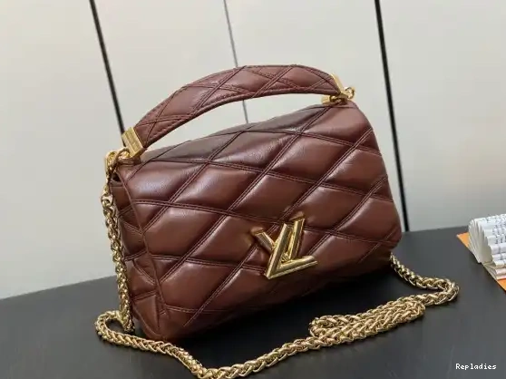 Repladies offers premium fake Louis bags at unbeatable prices. Our products are cheap because we focus on direct sales VUITTON GO-14 MM LOUIS 0212