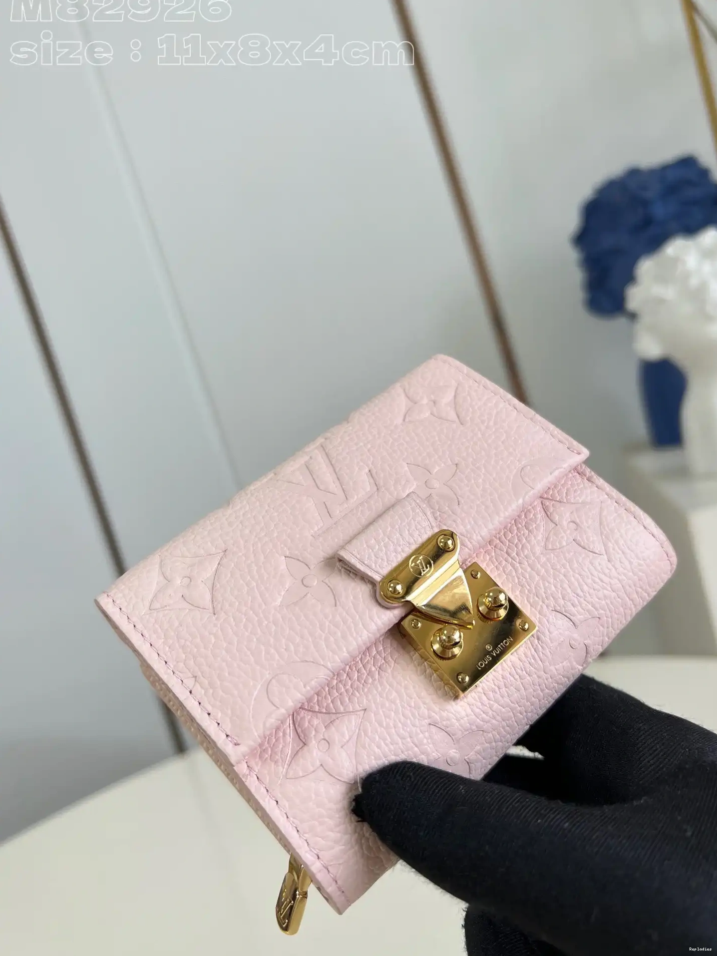 Repladies offers premium fake Louis bags at unbeatable prices. Our products are cheap because we focus on direct sales Louis Métis Vuitton Wallet-11*8*4CM 0216