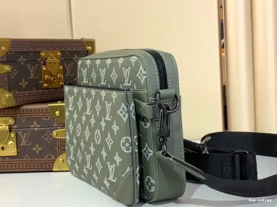 Repladies offers premium fake Louis bags at unbeatable prices. Our products are cheap because we focus on direct sales Vuitton messenger Jm Louis Trio 0215