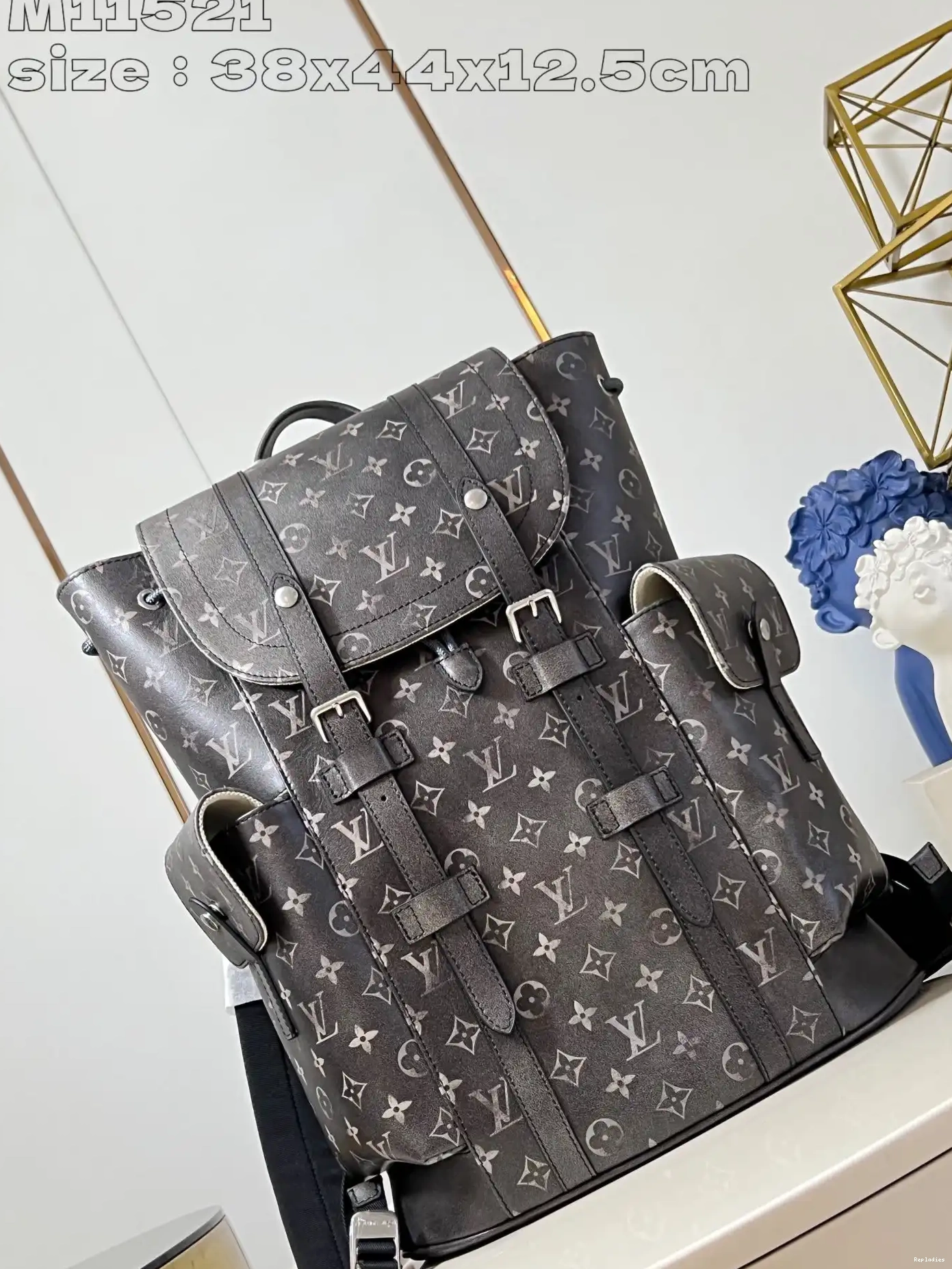 Repladies offers premium fake Louis bags at unbeatable prices. Our products are cheap because we focus on direct sales Vuitton Louis Christopher Backpack MM-38*44*12.5CM 0215