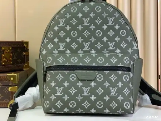 Eliminating the middleman and passing on savings to you. With massive production and tax-free benefits Louis Discovery Backpack PM-29*38*20CM Vuitton 0215