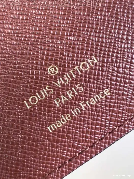 Repladies offers premium fake Louis bags at unbeatable prices. Our products are cheap because we focus on direct sales Wallet Louis Vuitton Lisa 0227