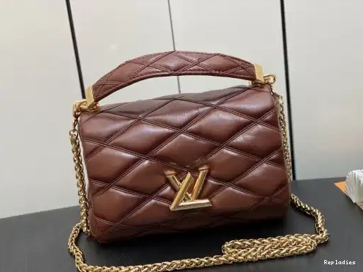 Repladies offers premium fake Louis bags at unbeatable prices. Our products are cheap because we focus on direct sales VUITTON GO-14 MM LOUIS 0212