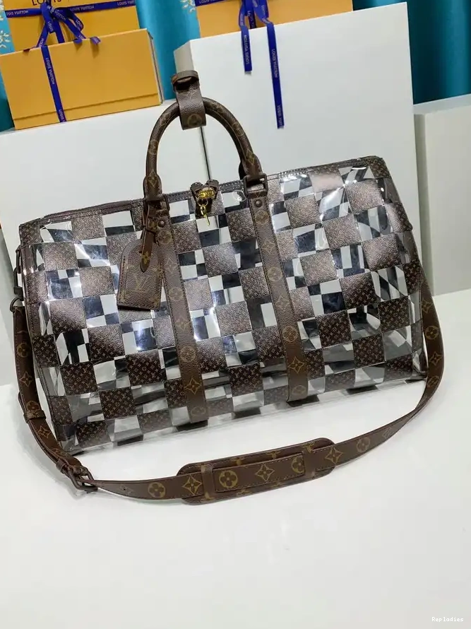 Repladies offers premium fake Louis bags at unbeatable prices. Our products are cheap because we focus on direct sales VUITTON KEEPALL LOUIS 50 BANDOULIÈRE 0225