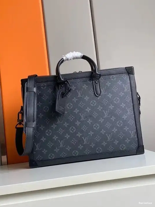 You get luxury for less. Shop now for the best deals on fake Louis bags. TRUNK VUITTON SOFT LOUIS 0226