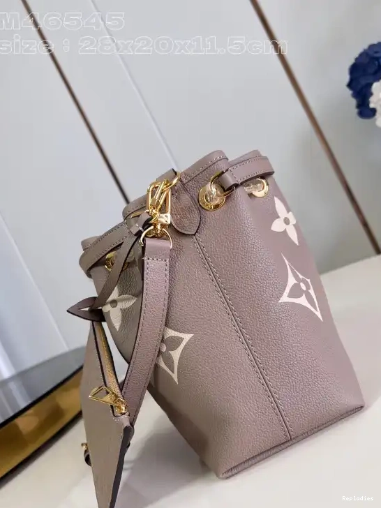 Repladies offers premium fake Louis bags at unbeatable prices. Our products are cheap because we focus on direct sales Bundle-28*20*11.5CM LOUIS Summer VUITTON 0222