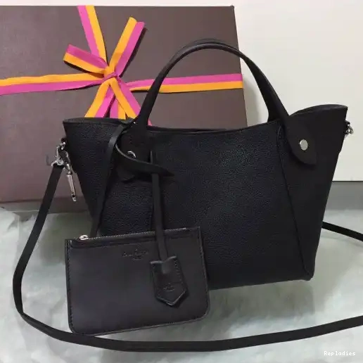 Repladies offers premium fake Louis bags at unbeatable prices. Our products are cheap because we focus on direct sales HINA LOUIS VUITTON PM 0217