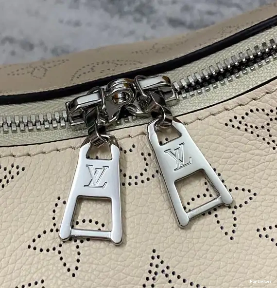 Repladies offers premium fake Louis bags at unbeatable prices. Our products are cheap because we focus on direct sales WHY PM VUITTON LOUIS KNOT 0212