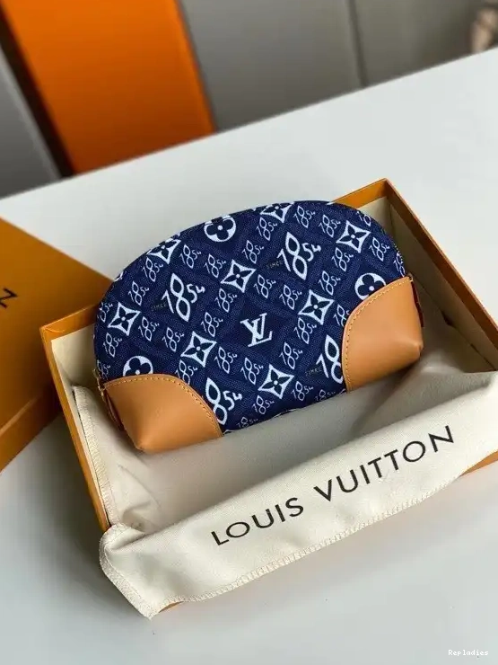 Eliminating the middleman and passing on savings to you. With massive production and tax-free benefits VUITTON LOUIS COSMETIC 1854 POUCH SINCE PM 0214