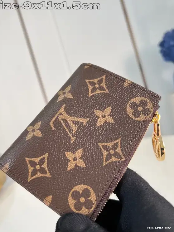 Eliminating the middleman and passing on savings to you. With massive production and tax-free benefits LOUIS - 9*11.5*1.5CM Lisa Wallet VUITTON 0221