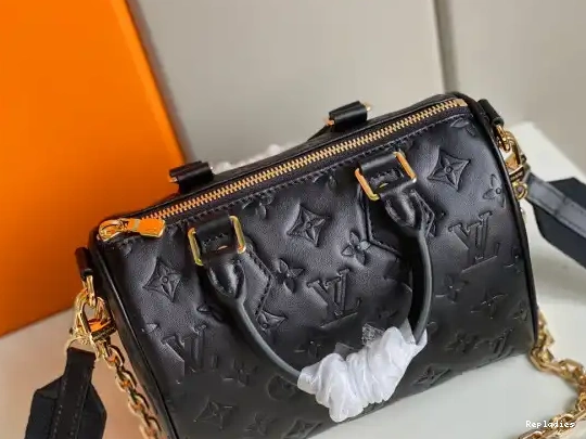 Eliminating the middleman and passing on savings to you. With massive production and tax-free benefits SPEEDY 22 LOUIS VUITTON BANDOULIÈRE 0224