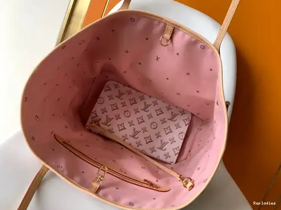 Repladies offers premium fake Louis bags at unbeatable prices. Our products are cheap because we focus on direct sales LOUIS VUITTON NEVERFULL MM 0215