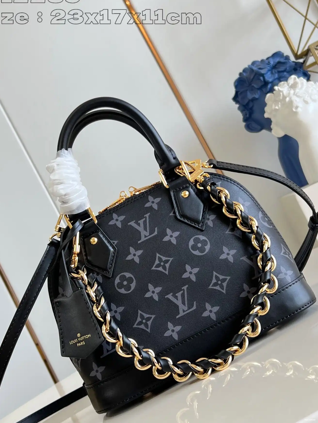 Repladies offers premium fake Louis bags at unbeatable prices. Our products are cheap because we focus on direct sales BB-23.5*17.5*11.5cm ALMA VUITTON LOUIS 0228