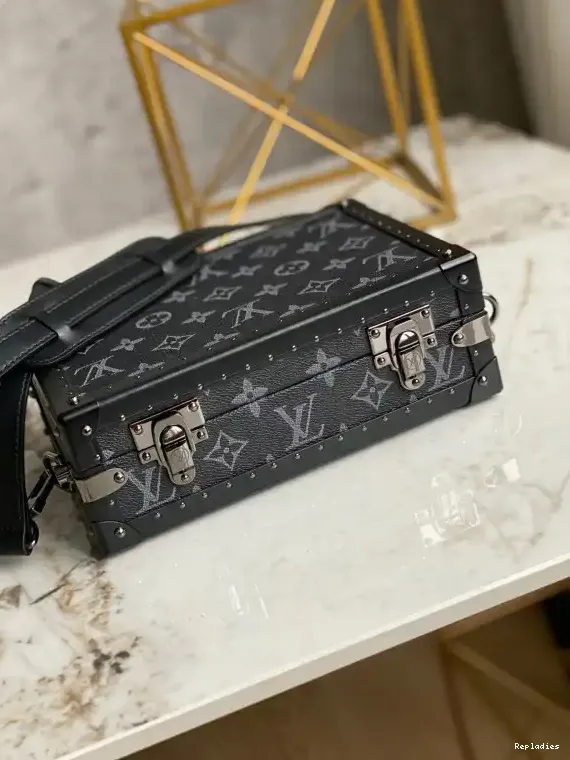 You get luxury for less. Shop now for the best deals on fake Louis bags. VUITTON CLUTCH BOX LOUIS 0207