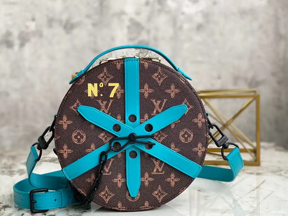 You get luxury for less. Shop now for the best deals on fake Louis bags. BOX LOUIS WHEEL VUITTON 0222