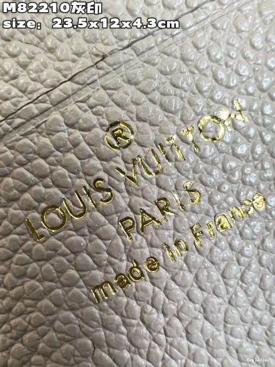 You get luxury for less. Shop now for the best deals on fake Louis bags. VUITTON LOUIS on Ivy Chain Wallet 0219