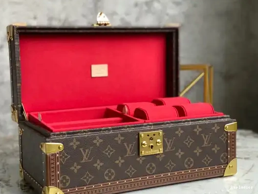 Eliminating the middleman and passing on savings to you. With massive production and tax-free benefits VUITTON ACCESSOIRES LOUIS COFFRET 0217