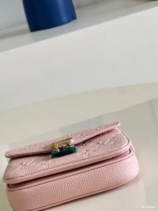 Repladies offers premium fake Louis bags at unbeatable prices. Our products are cheap because we focus on direct sales Vuitton MICRO Louis METIS 0217