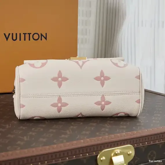 Repladies offers premium fake Louis bags at unbeatable prices. Our products are cheap because we focus on direct sales FAVORITE VUITTON LOUIS 0207